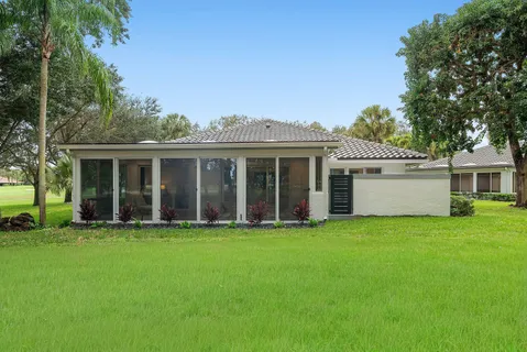 $925,000 | 24 Oaks Lane, Boynton Beach, FL 33436