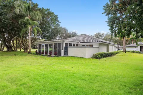$925,000 | 24 Oaks Lane, Boynton Beach, FL 33436