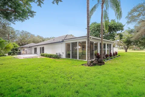 $925,000 | 24 Oaks Lane, Boynton Beach, FL 33436