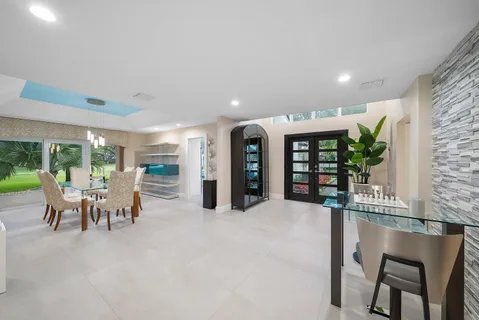 $925,000 | 24 Oaks Lane, Boynton Beach, FL 33436