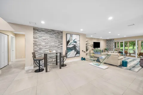 $925,000 | 24 Oaks Lane, Boynton Beach, FL 33436