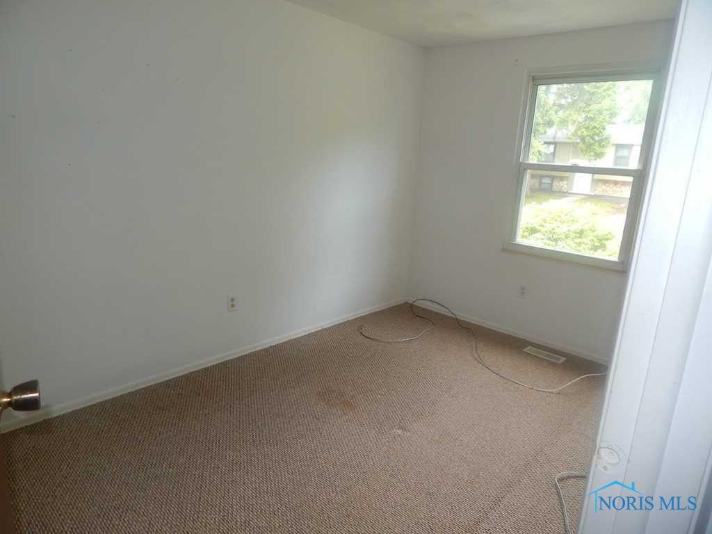 736 Southbriar Road Toledo, OH 43607 - Photo 7 of 9 Bedroom.