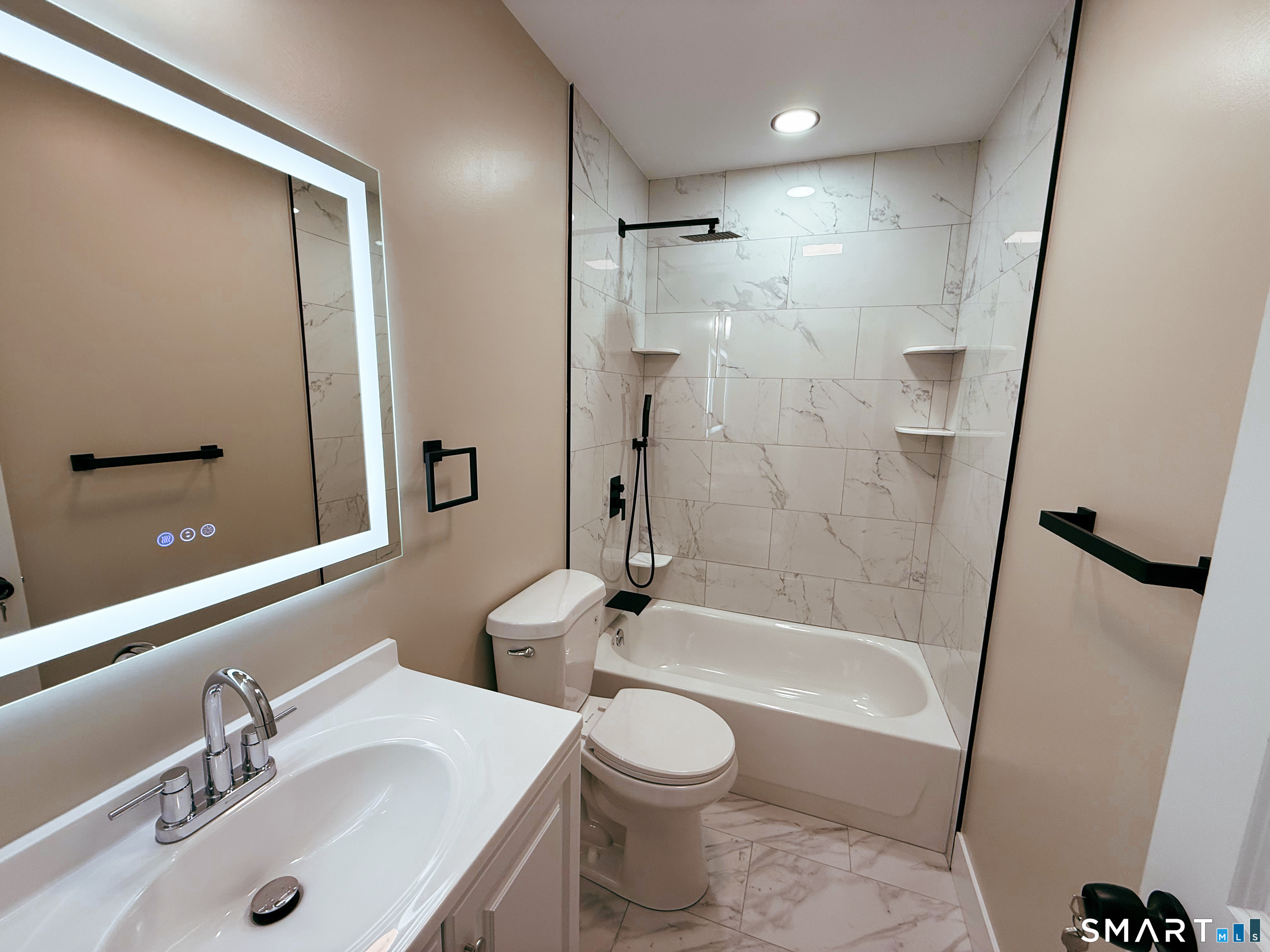 260 Robin Street Bridgeport, CT 06604 - Photo 11 of 15