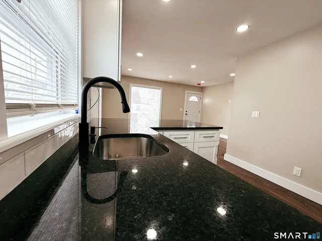 $3,000 | 260 Robin Street, Bridgeport, CT 06604