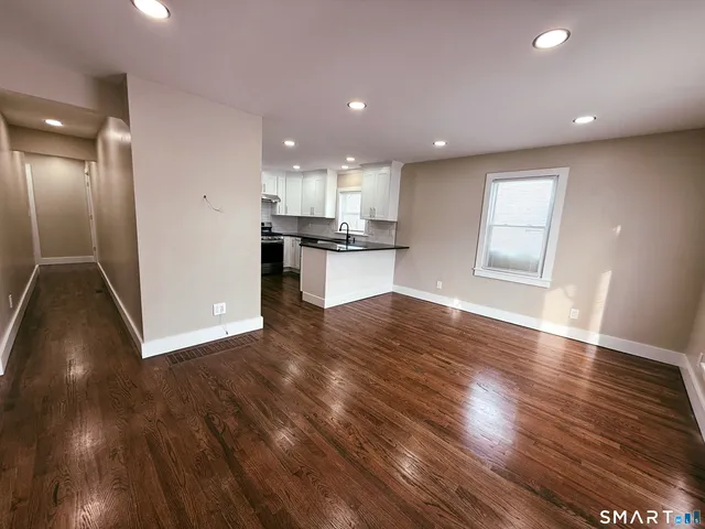 $3,000 | 260 Robin Street, Bridgeport, CT 06604