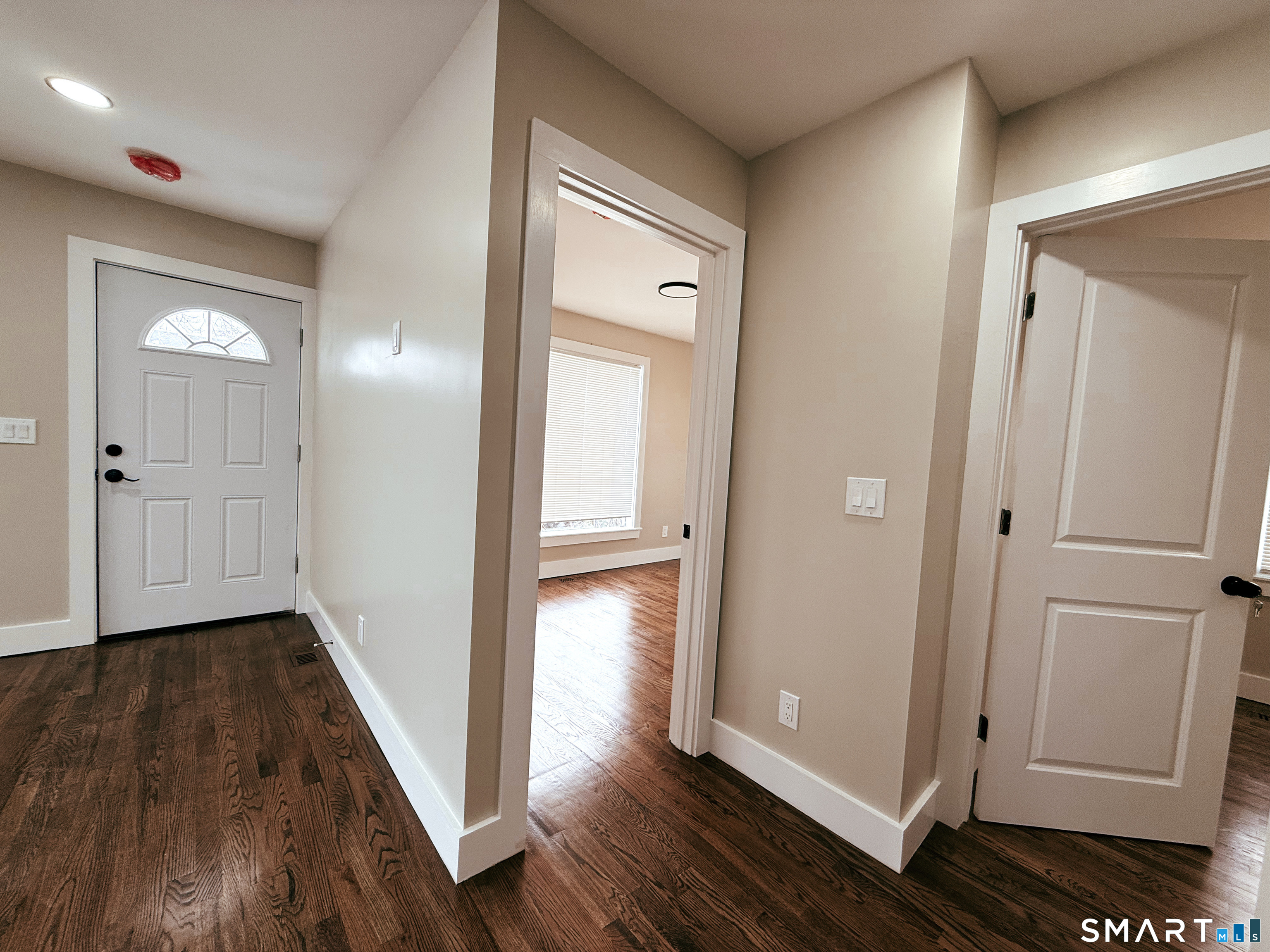 260 Robin Street Bridgeport, CT 06604 - Photo 5 of 15