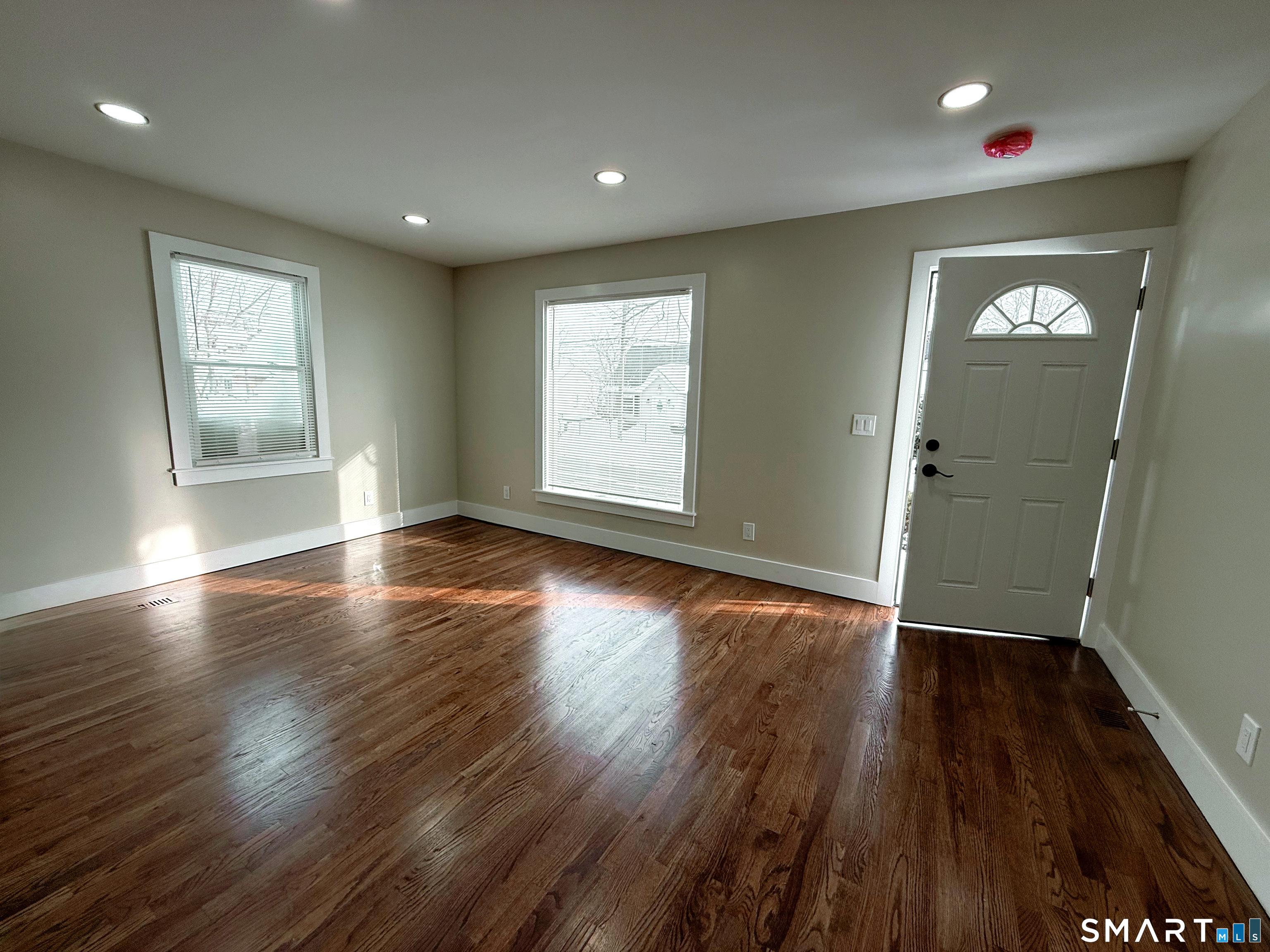 260 Robin Street Bridgeport, CT 06604 - Photo 6 of 15