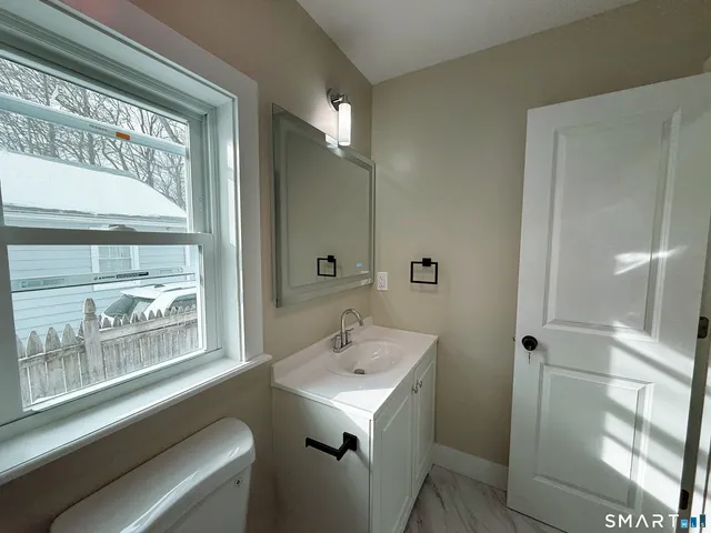 $3,000 | 260 Robin Street, Bridgeport, CT 06604