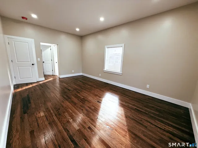 $3,000 | 260 Robin Street, Bridgeport, CT 06604