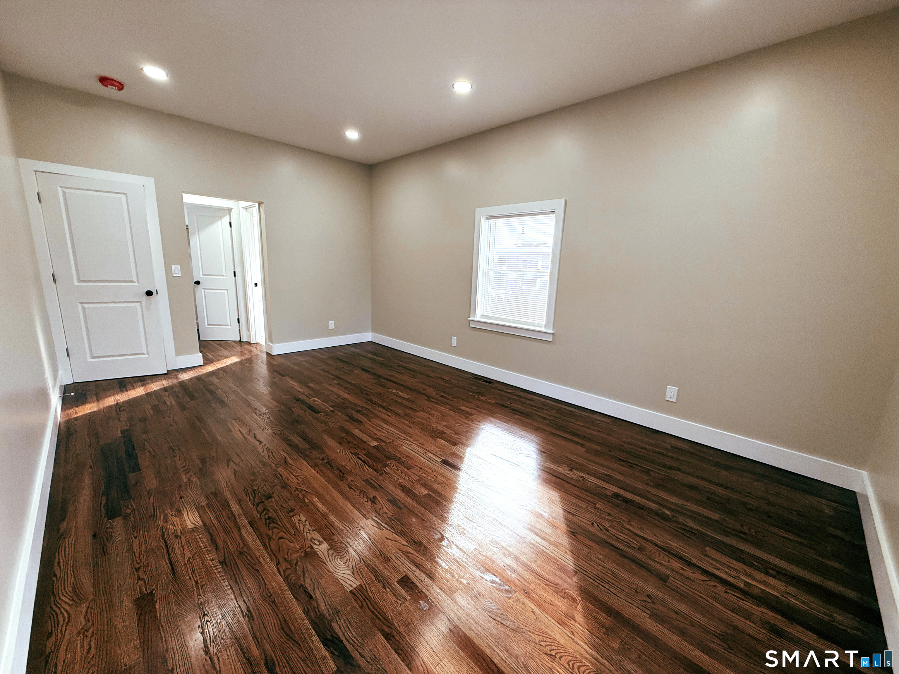 260 Robin Street Bridgeport, CT 06604 - Photo 9 of 15