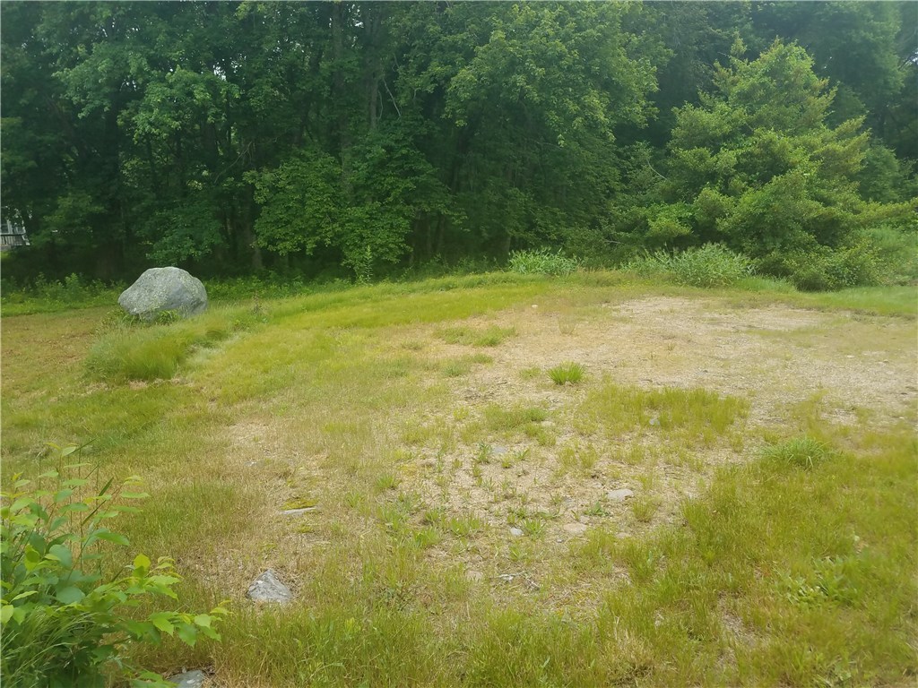 303 Snuff Mill Road North Kingstown, RI 02874 - Photo 3 of 6