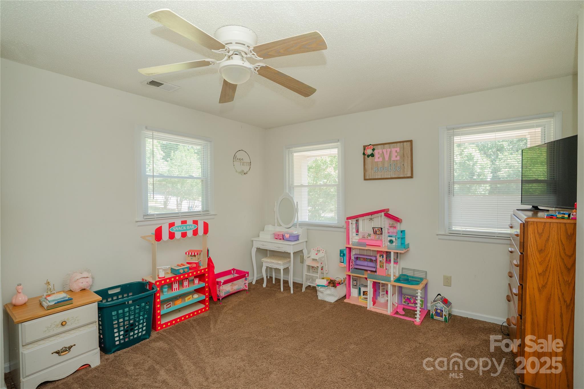 427 Willow Road Salisbury, NC 28147 - Photo 24 of 32 a play room with toys
