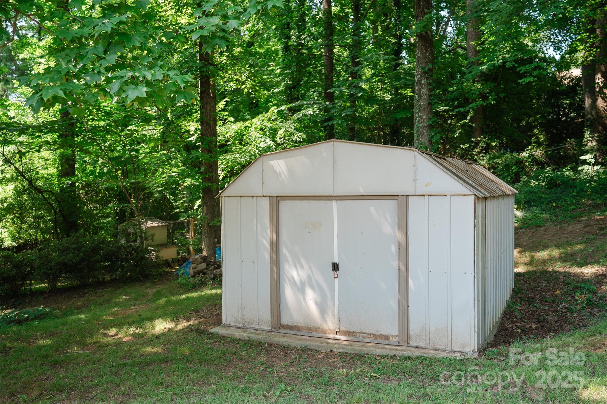427 Willow Road Salisbury, NC 28147 - Photo 29 of 32 a backyard of a house with lots of green space