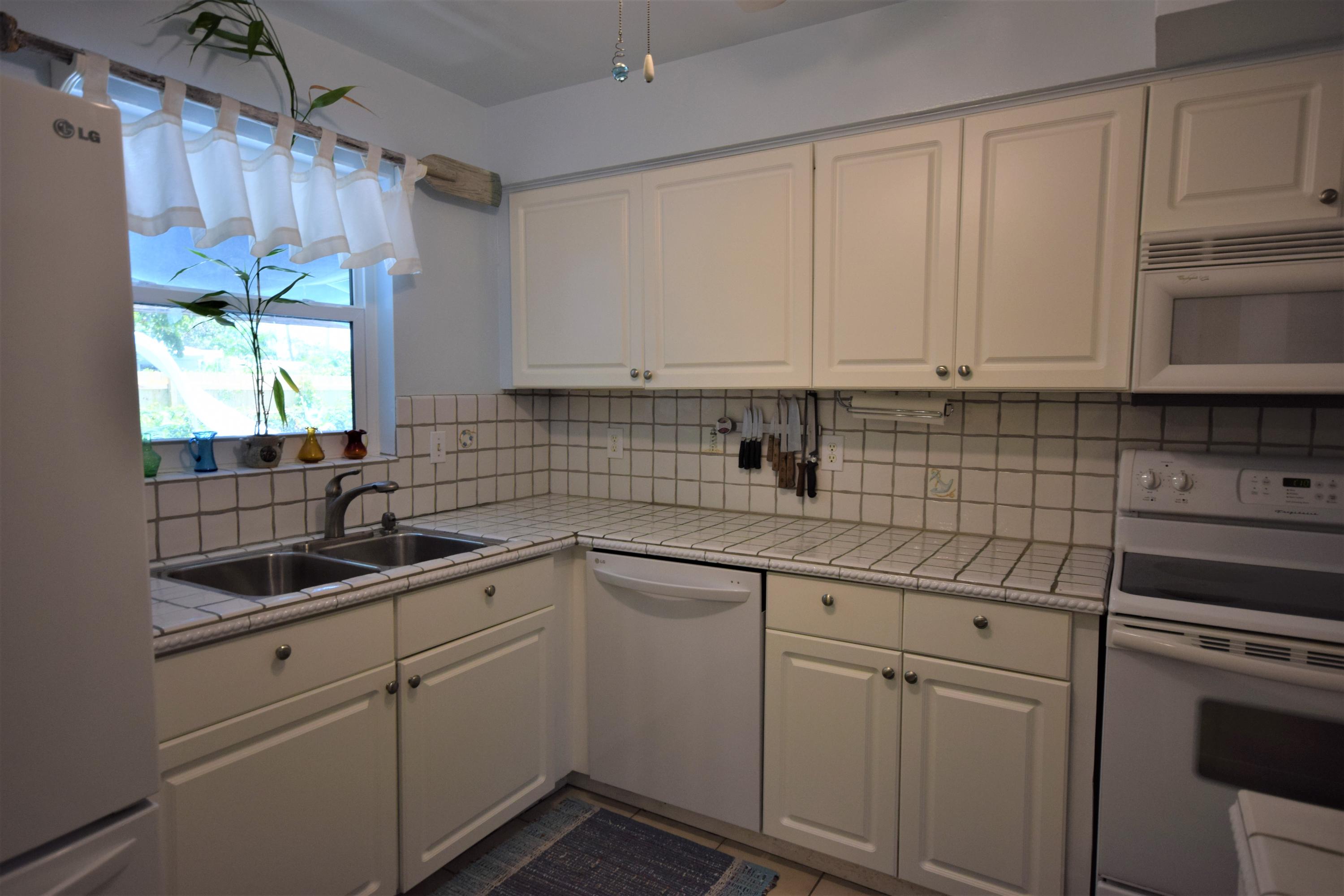 145 Northeast 21st Street Boca Raton, FL 33431 - Photo 8 of 20 DSC_9228