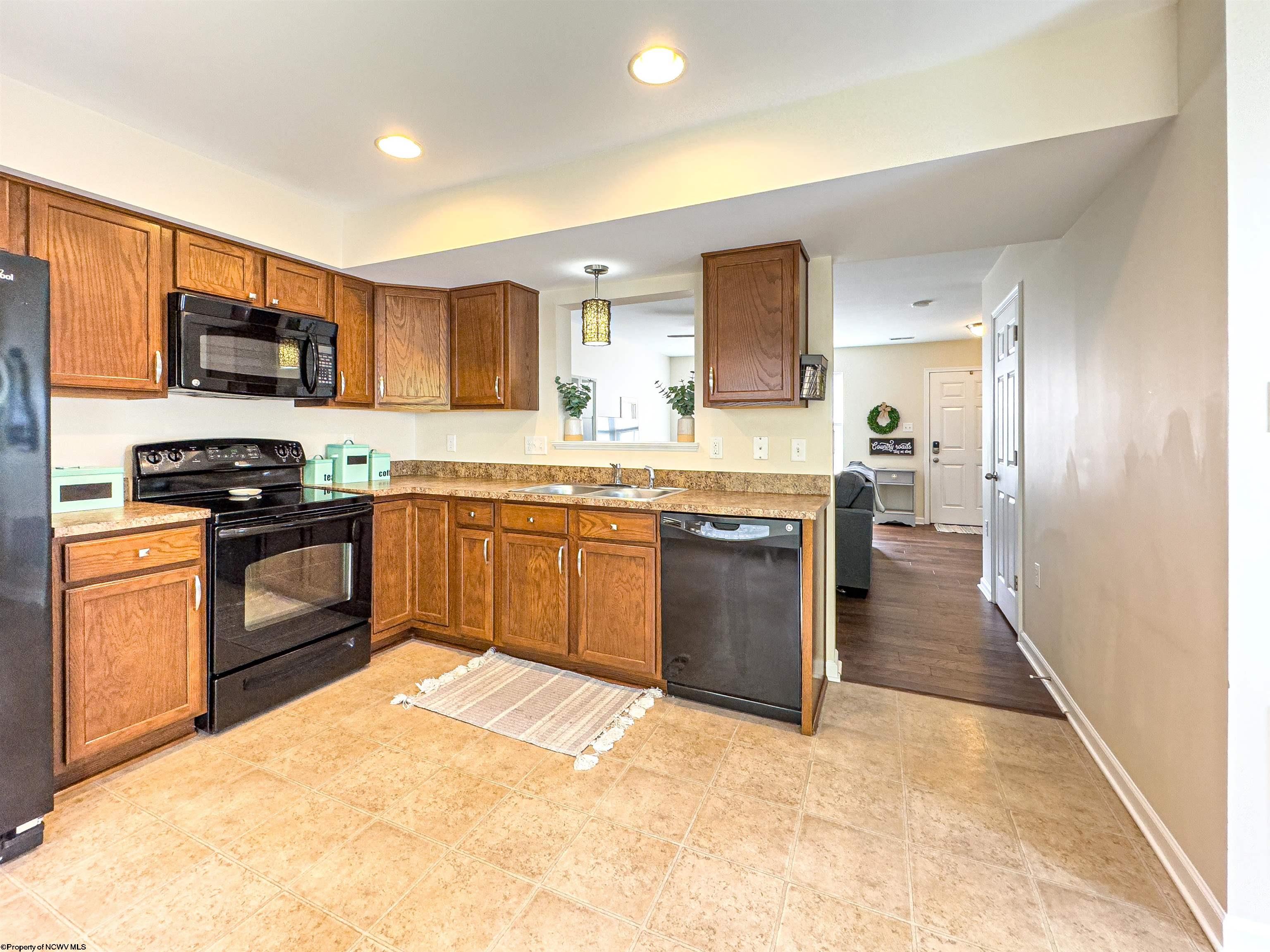 136 Hawks Road Morgantown, WV 26508 - Photo 8 of 32 Gallery Image 8