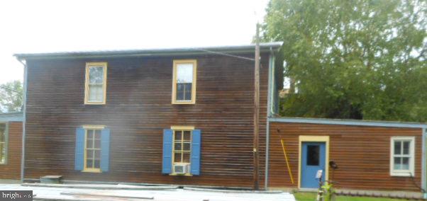 Side view exterior
