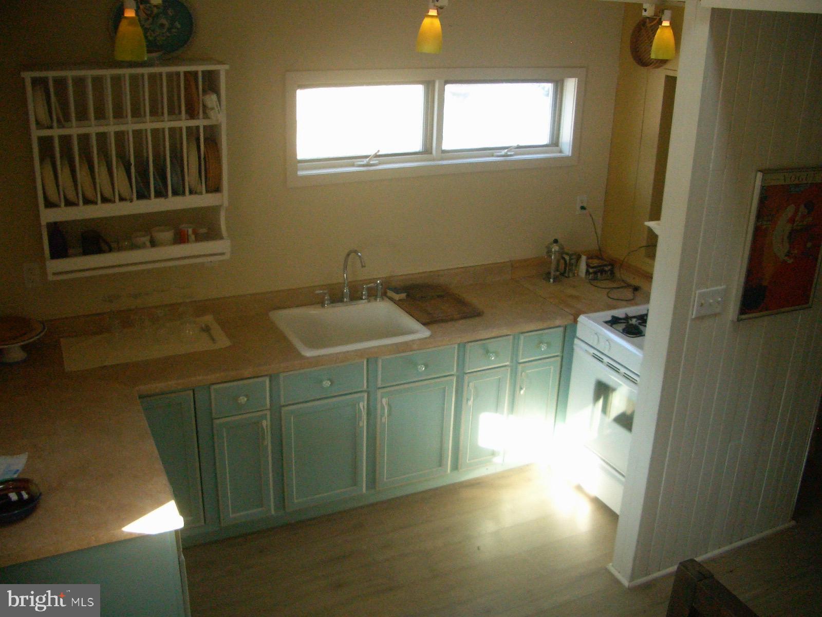 26622 Medders Road Still Pond, MD 21667 - Photo 10 of 19 Cottage kitchen