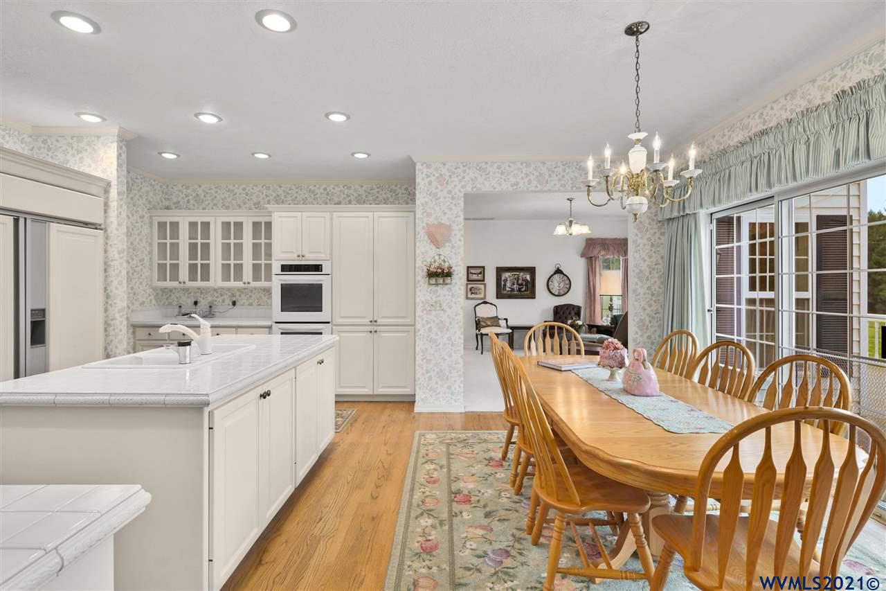 6922 Sunnyview Road Northeast Salem, OR 97317 - Photo 13 of 42 Gallery Image 13