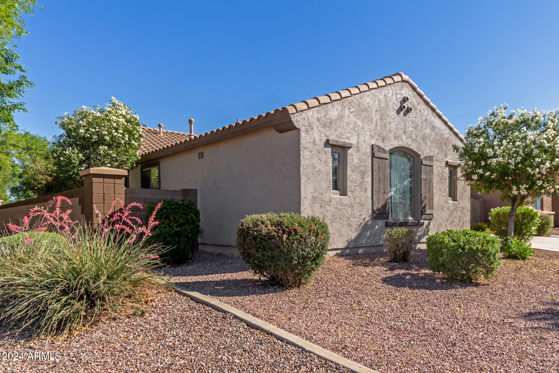 15411 West Redfield Road Surprise, AZ 85379 - Photo 5 of 60 04 - Redfield
