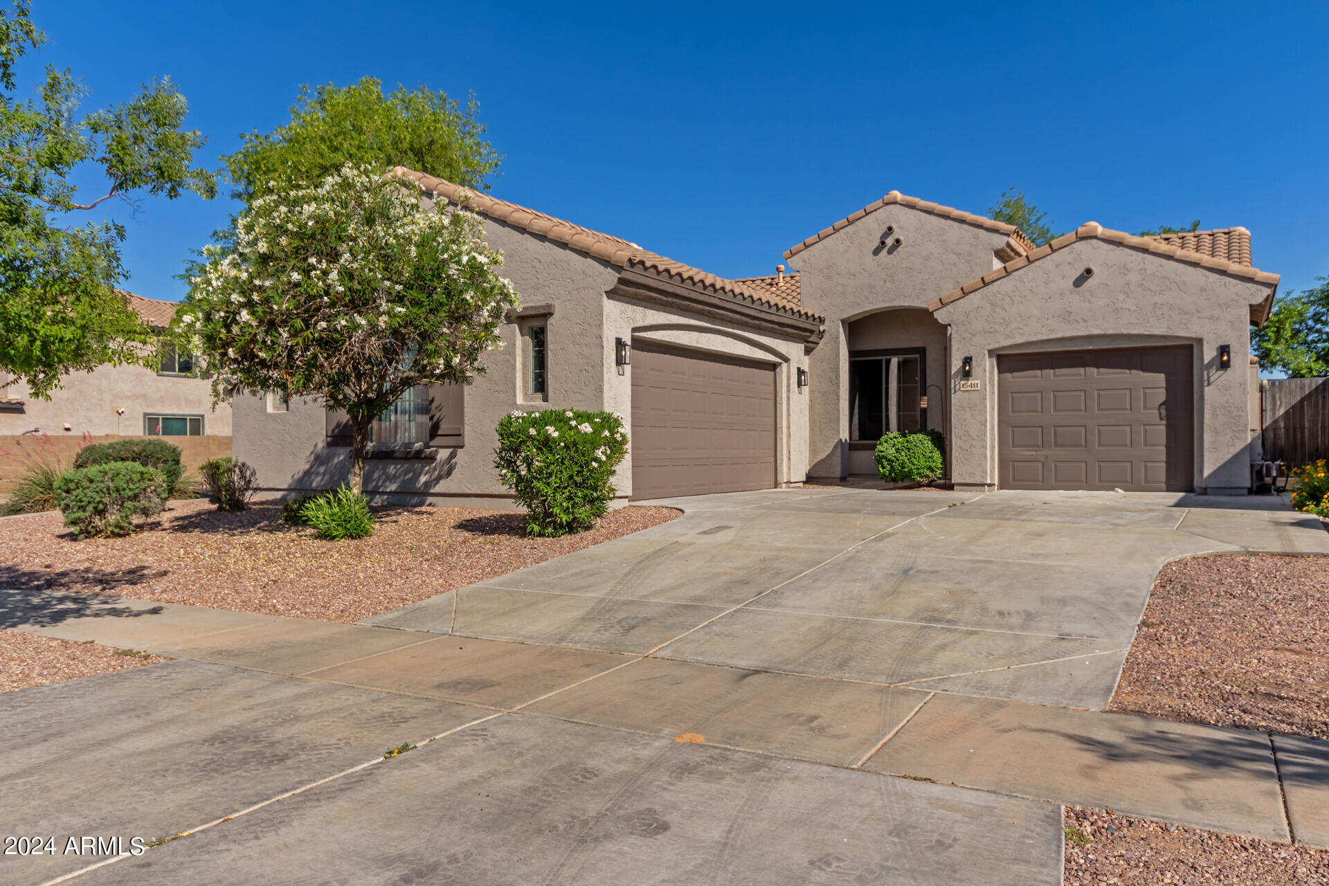 15411 West Redfield Road Surprise, AZ 85379 - Photo 6 of 60 05 - Redfield