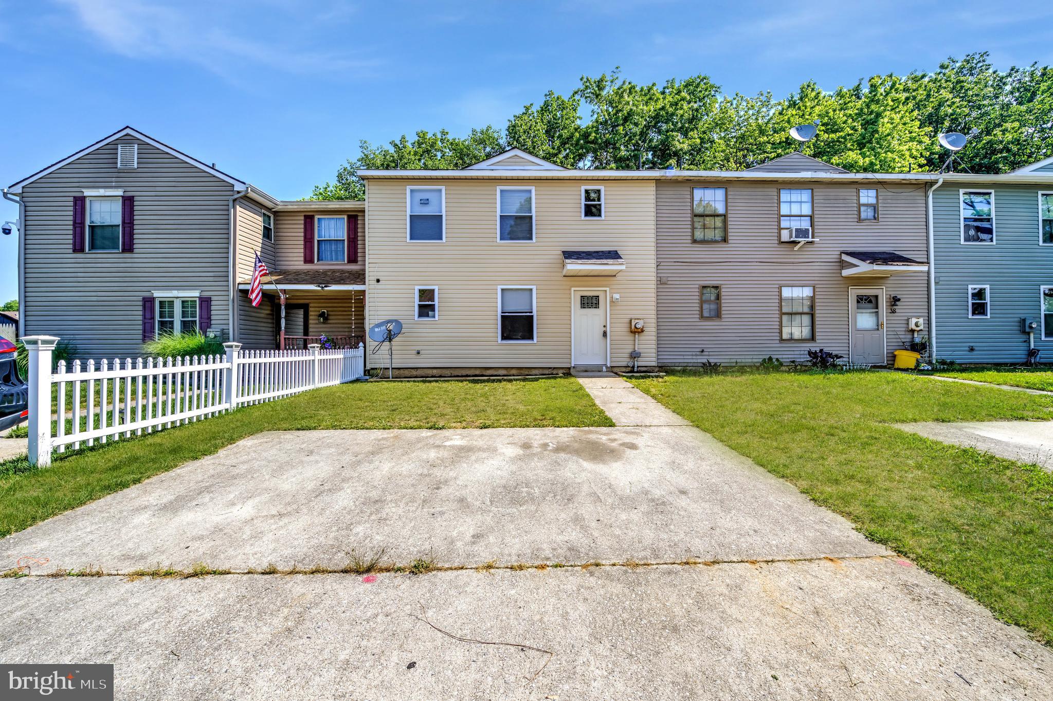 40 Yorkshire Road Sicklerville, NJ 08081 - Photo 1 of 28