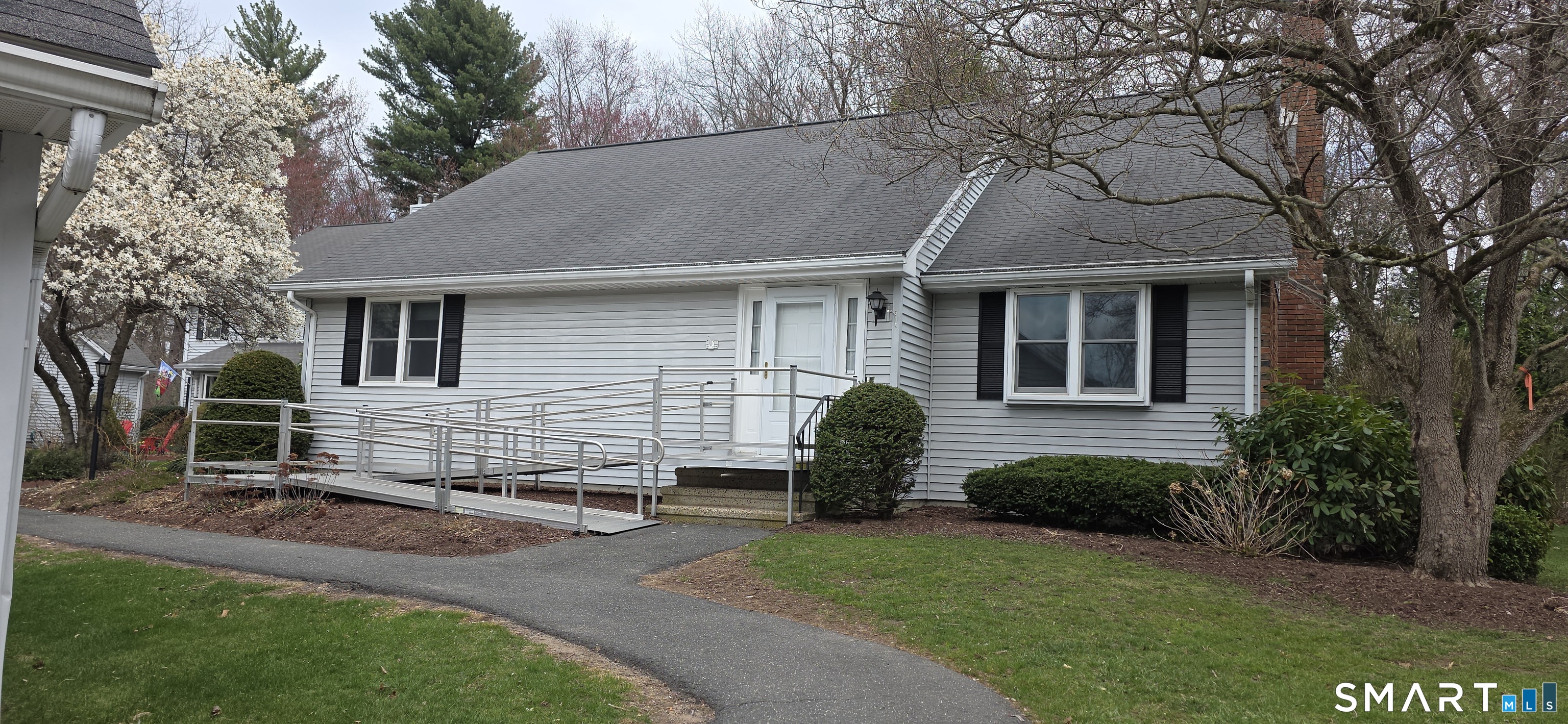 96 Oldefield Farms Road, Unit 96 Enfield, CT 06082 - Photo 1 of 40