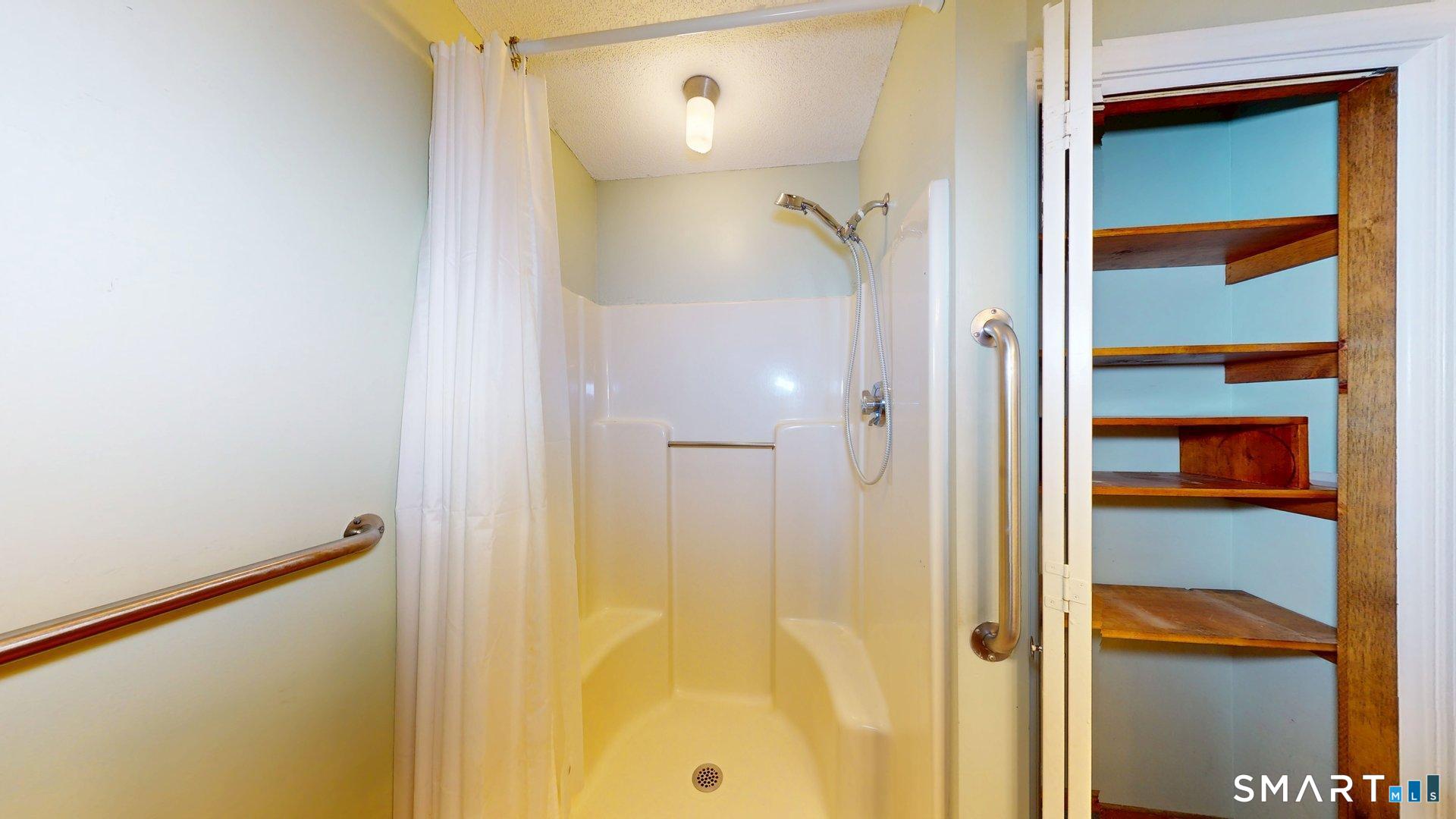 96 Oldefield Farms Road, Unit 96 Enfield, CT 06082 - Photo 17 of 40