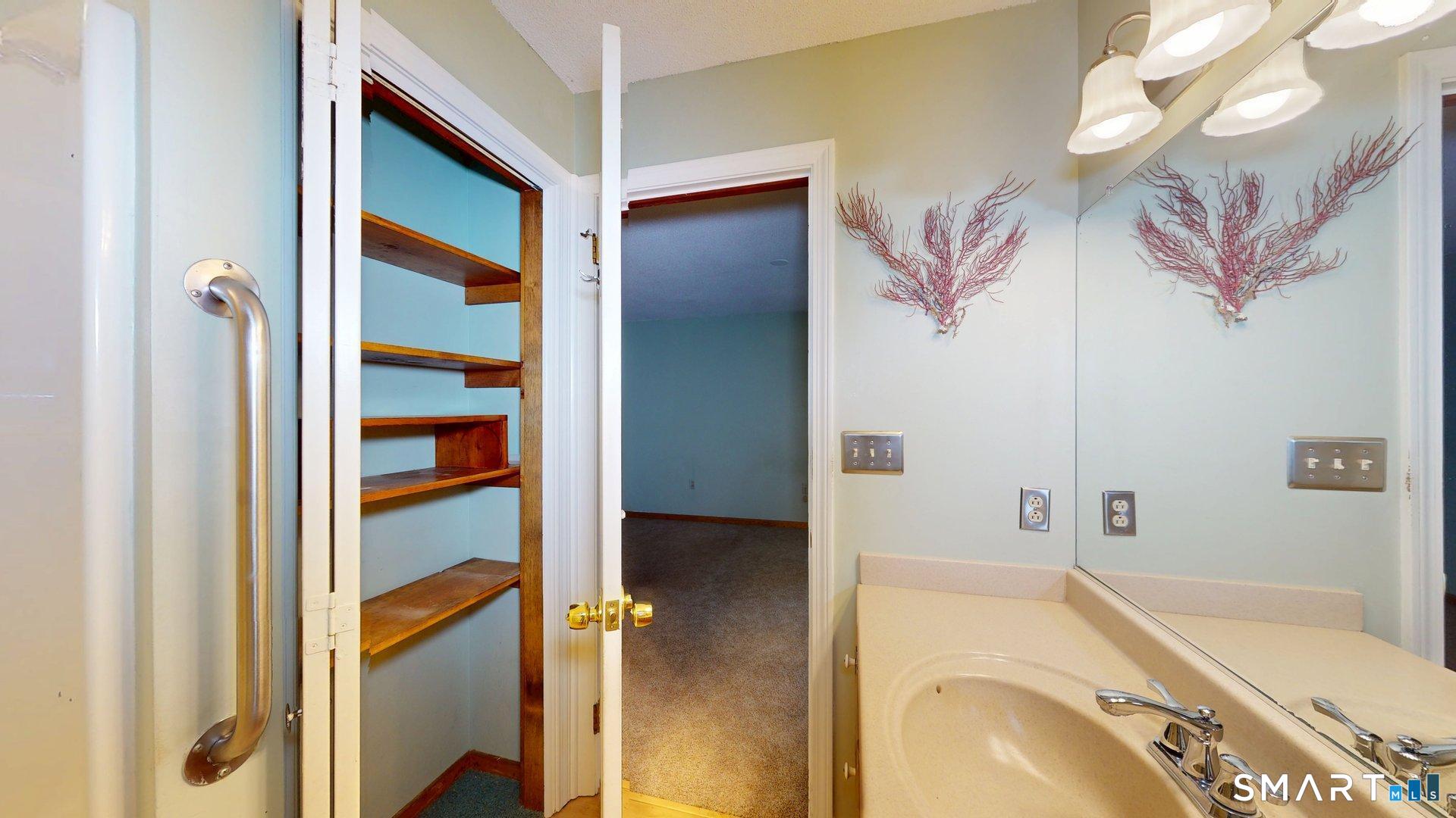 96 Oldefield Farms Road, Unit 96 Enfield, CT 06082 - Photo 23 of 40