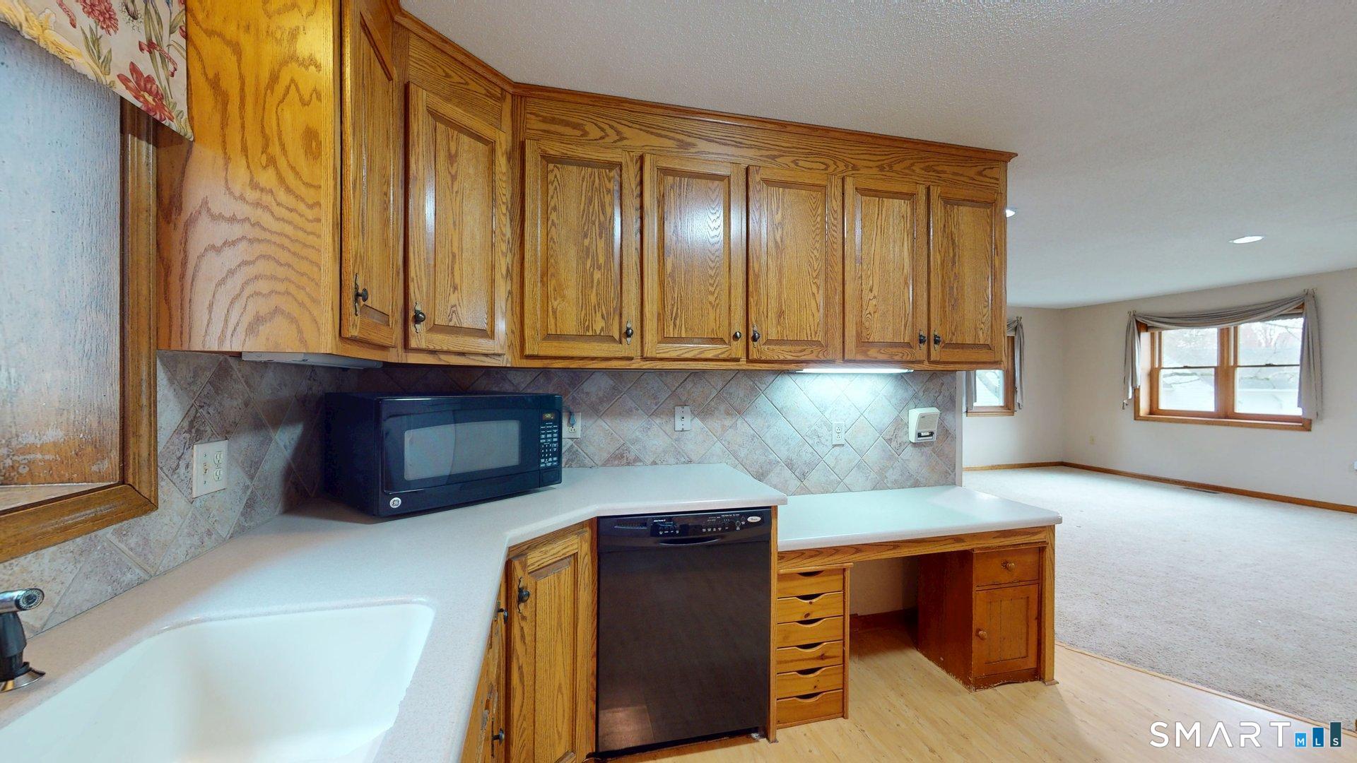 96 Oldefield Farms Road, Unit 96 Enfield, CT 06082 - Photo 5 of 40