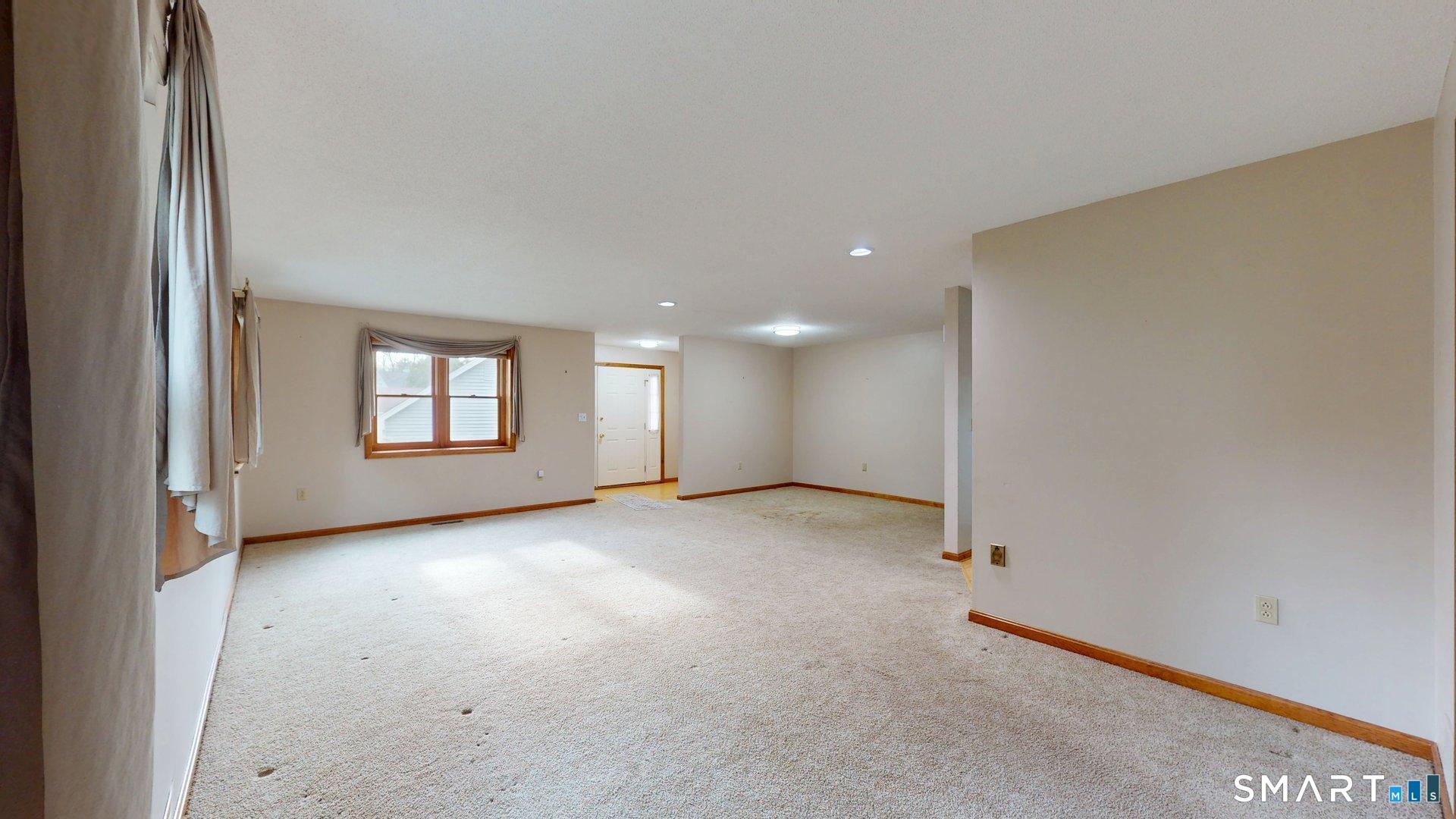 96 Oldefield Farms Road, Unit 96 Enfield, CT 06082 - Photo 8 of 40