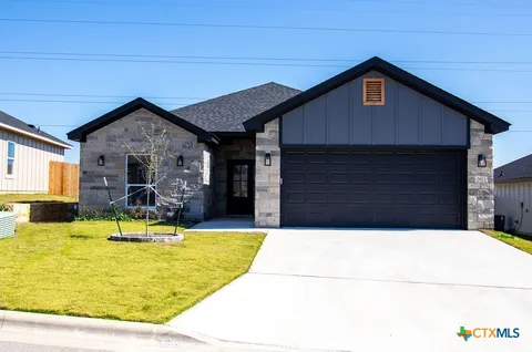 a front view of house with yard