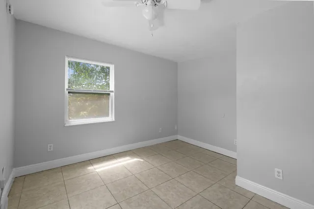 $1,700 | 3721 Henry Avenue, Unit A (UPPER), West Palm Beach, FL 33405