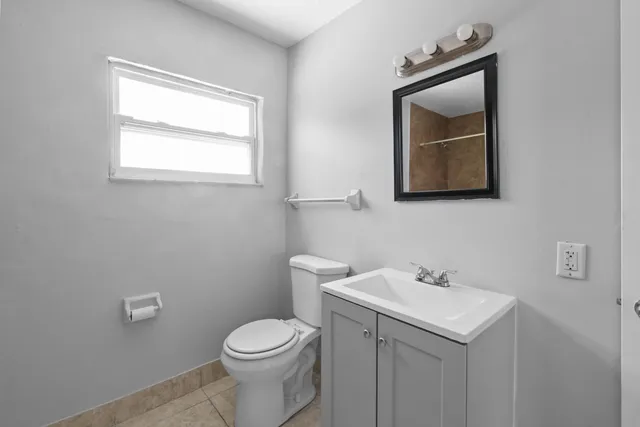 $1,700 | 3721 Henry Avenue, Unit A (UPPER), West Palm Beach, FL 33405