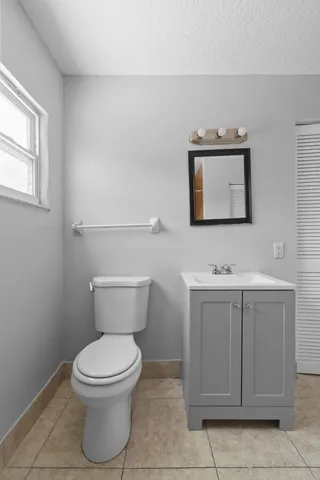 $1,700 | 3721 Henry Avenue, Unit A (UPPER), West Palm Beach, FL 33405