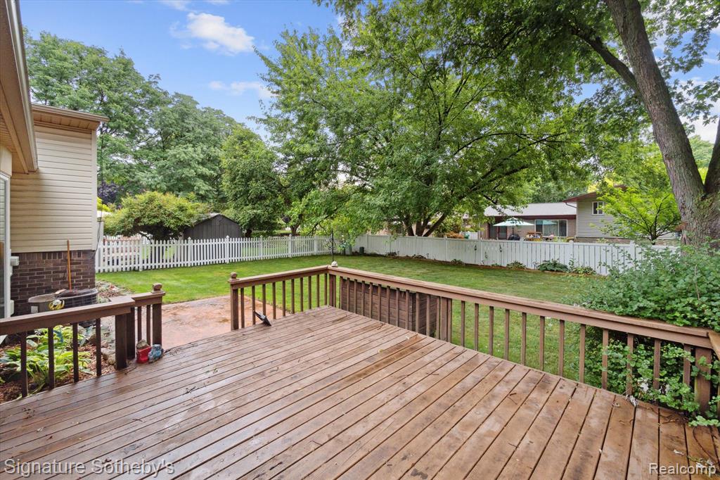 6142 Wedgewood Road Canton, MI 48187 - Photo 35 of 43