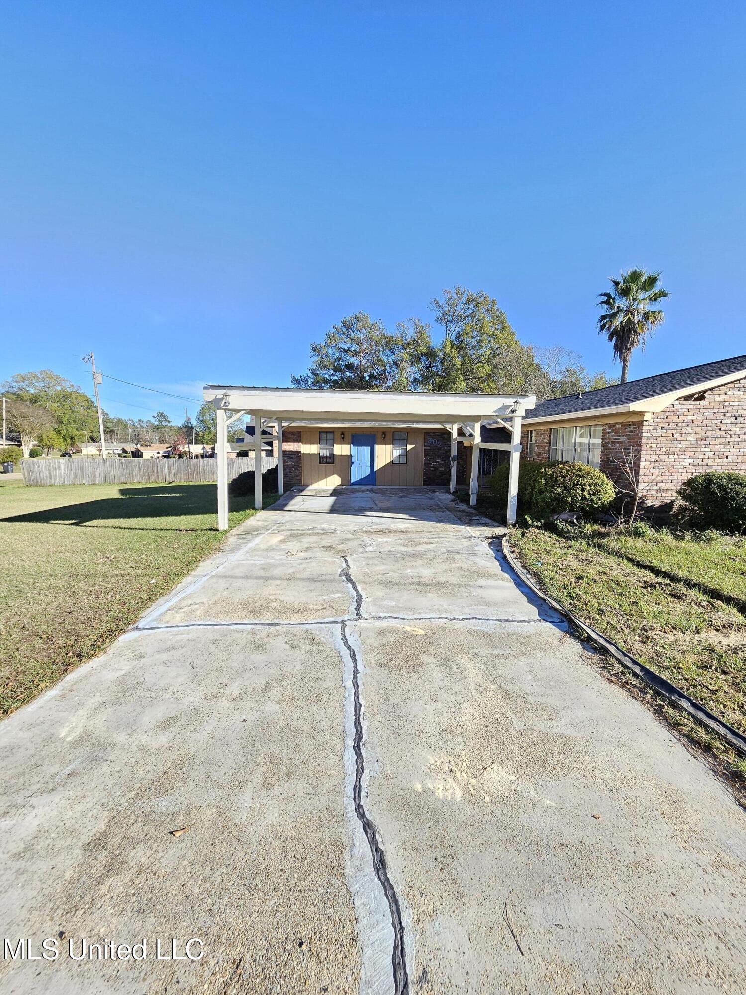 302 Weathersby Road Hattiesburg, MS 39402 - Photo 2 of 22 15326