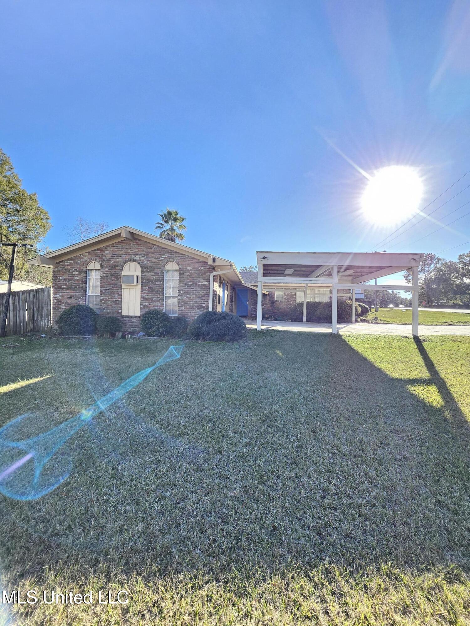 302 Weathersby Road Hattiesburg, MS 39402 - Photo 3 of 22 15328