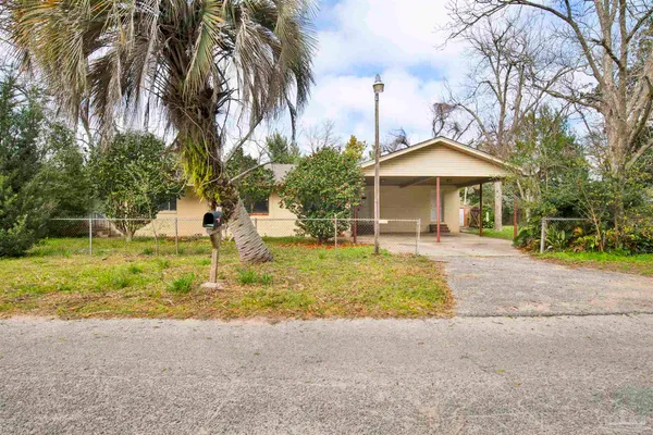 $1,600 | 2802 West Gonzalez Street, Pensacola, FL 32505