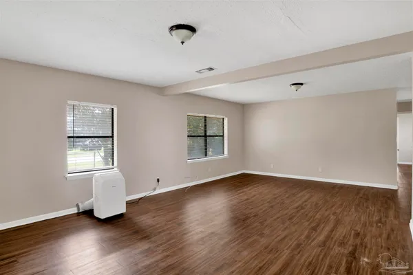 $1,600 | 2802 West Gonzalez Street, Pensacola, FL 32505