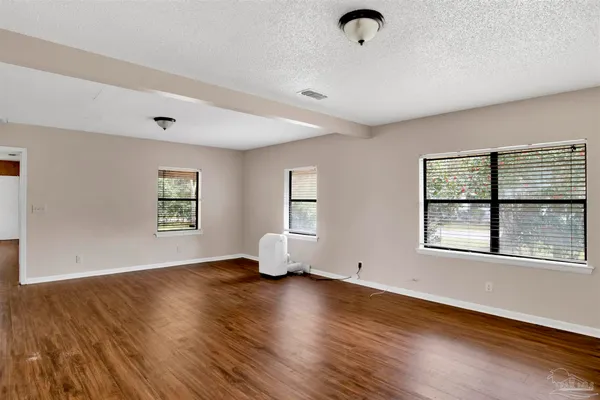 $1,600 | 2802 West Gonzalez Street, Pensacola, FL 32505