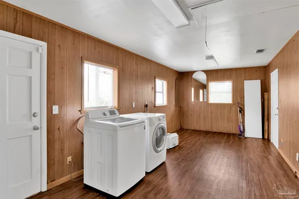 $1,600 | 2802 West Gonzalez Street, Pensacola, FL 32505
