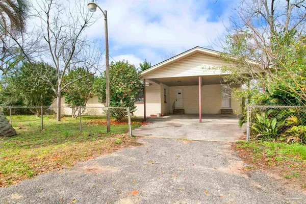 $1,600 | 2802 West Gonzalez Street, Pensacola, FL 32505