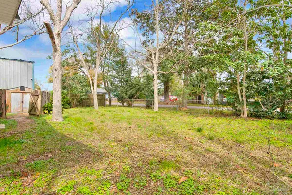 $1,600 | 2802 West Gonzalez Street, Pensacola, FL 32505