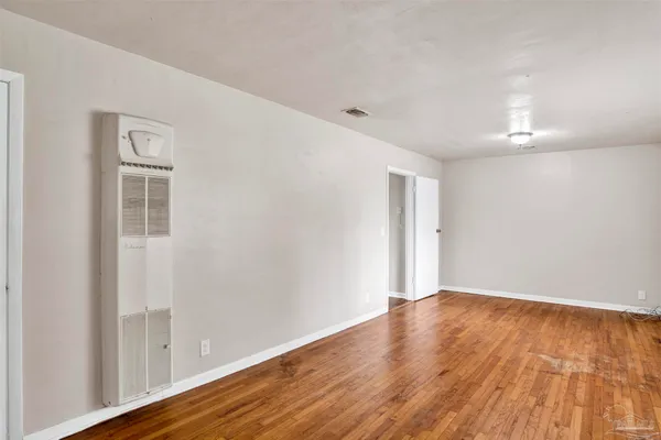 $1,600 | 2802 West Gonzalez Street, Pensacola, FL 32505