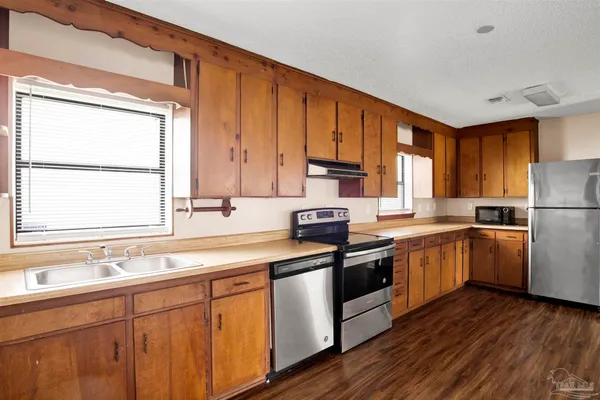 $1,600 | 2802 West Gonzalez Street, Pensacola, FL 32505