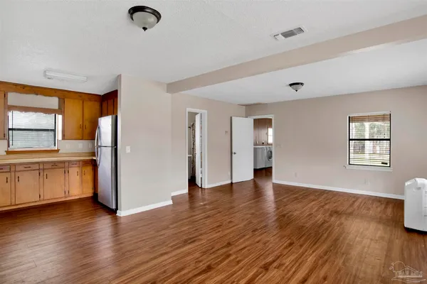 $1,600 | 2802 West Gonzalez Street, Pensacola, FL 32505
