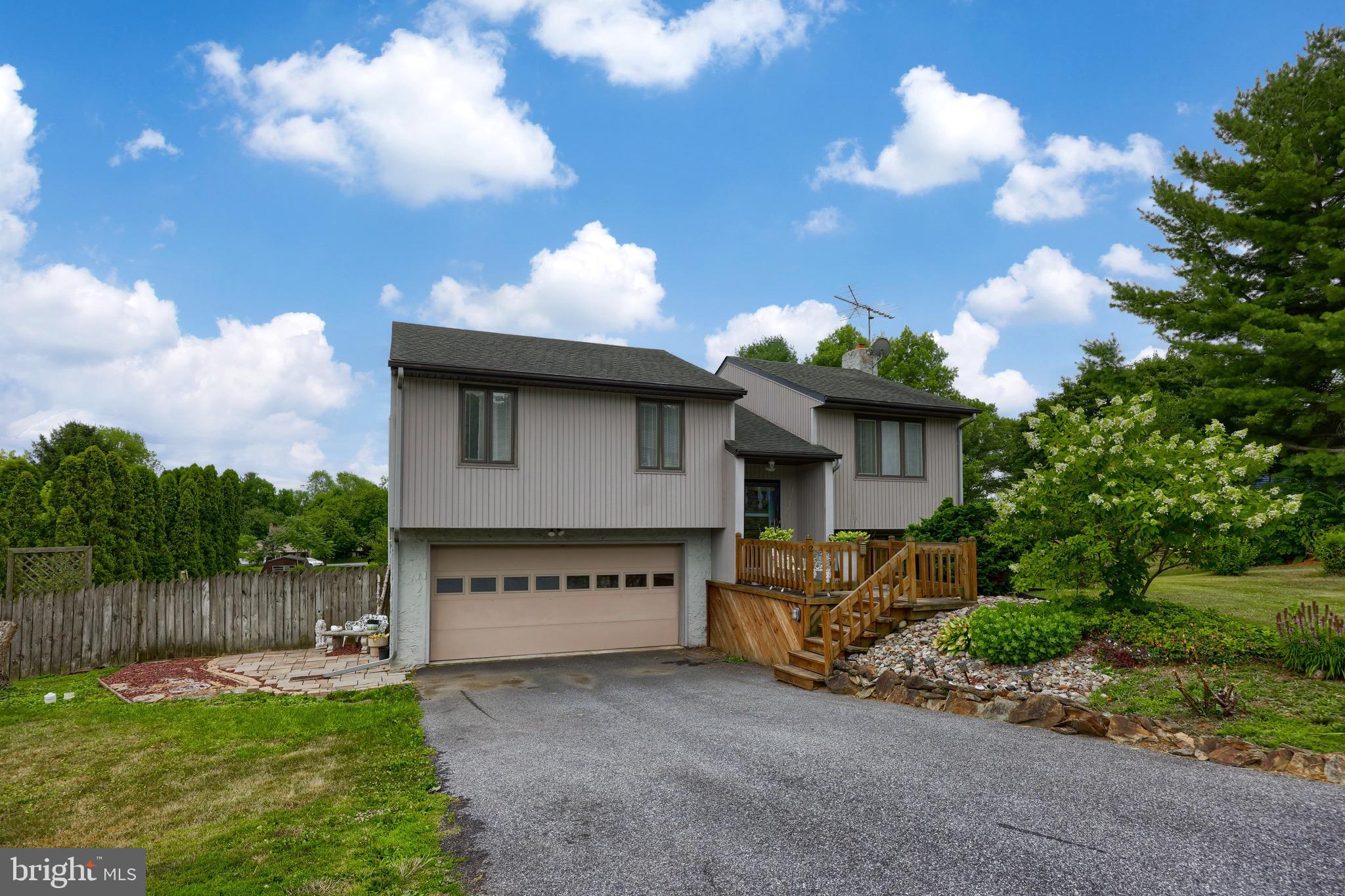12 Sherri Lane Lititz, PA 17543 - Photo 3 of 27