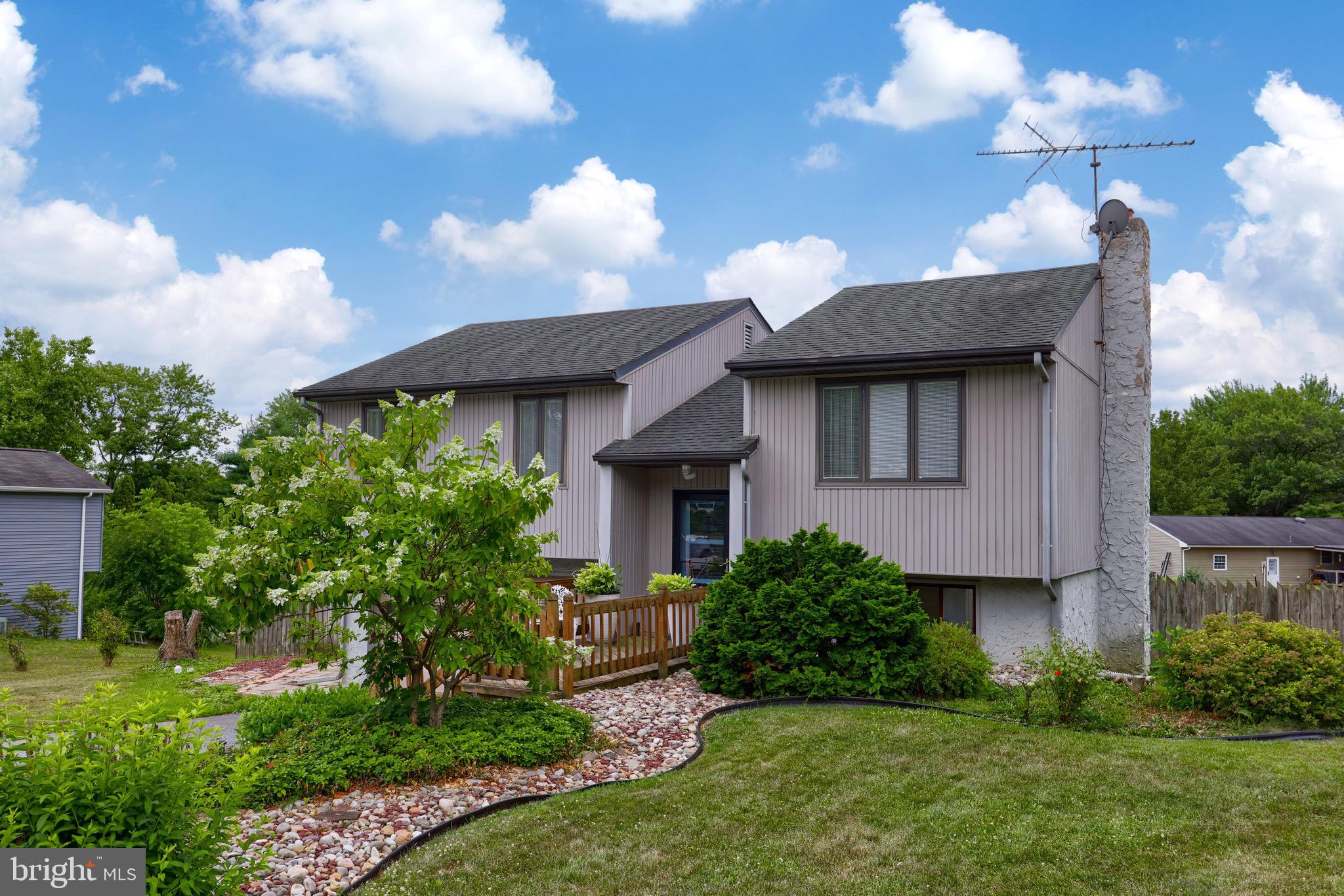 12 Sherri Lane Lititz, PA 17543 - Photo 4 of 27