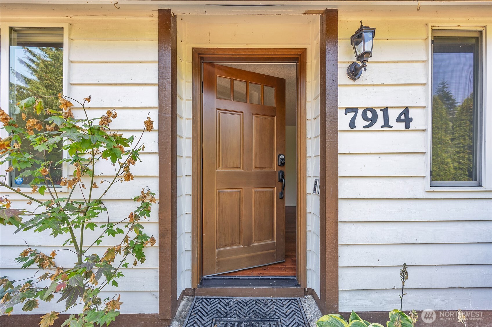 7914 242nd Street Southwest Edmonds, WA 98026 - Photo 4 of 38 a view of a door and a window