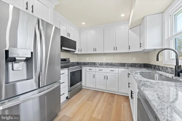 $2,900 | 221 Morningside Drive, Fredericksburg, VA 22401